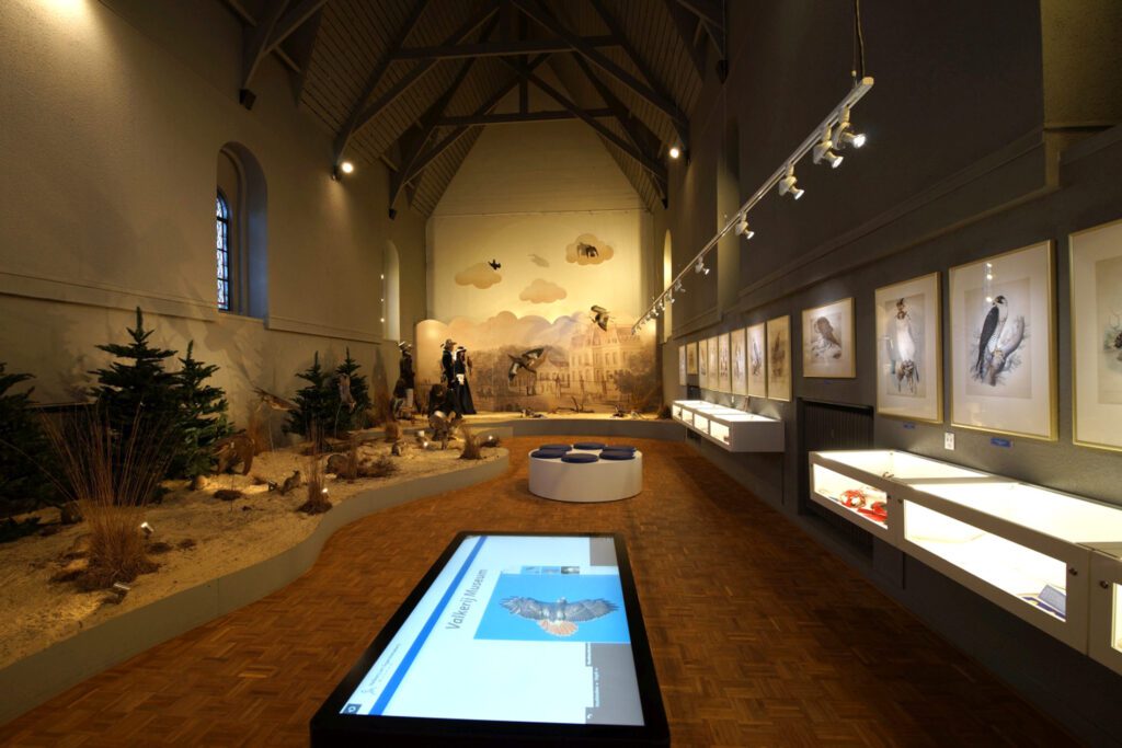 Valkerij museum kerk zaal